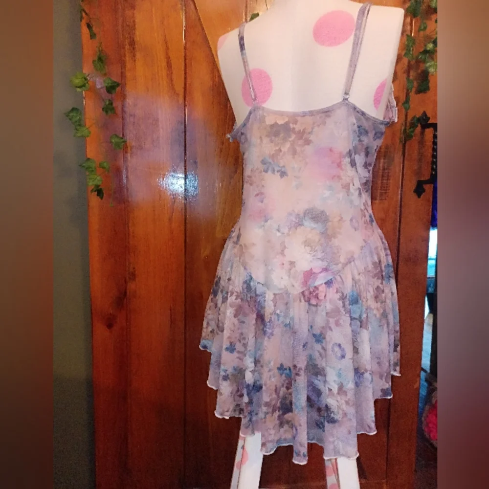 **NWOT** Floral (Sheer) Nighty 👗 🌺 - Picture 5 of 15